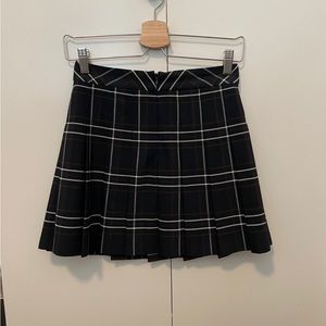 Aritzia Sunday best pleated skirt